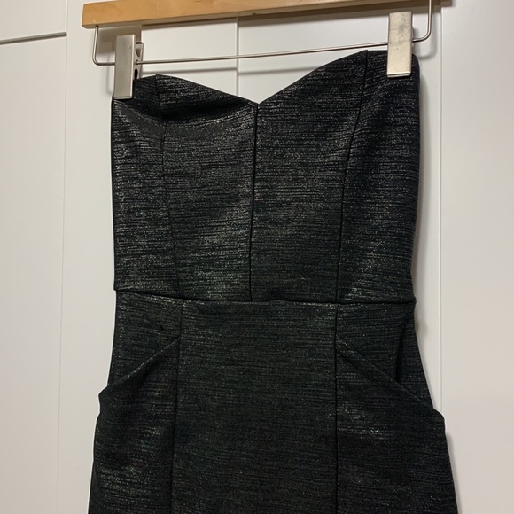 Strapless Dress w/pockets! - Picture 2 of 4